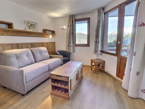 Unclassified image, 2 of 22, button - Comfortable 2 Rooms + Cabin, Ski to Door, 5-6 People (La Tania)