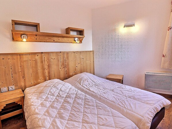 2 bedrooms, WiFi, bed sheets