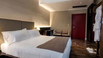 Quarto casal luxo, sauna seca (e bagno turco) | Edredons de pluma, frigobar, cofres nos quartos, escrivaninha