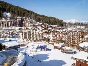 Snow and ski sports - Cozy 2-Room Apt, Ski-in/out, Pets Allowed (La Tania)