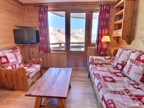 TV - Comfortable 2-Room, Ski-in/Ski-out, Near Shops (La Tania)