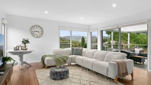 Books - Greta Guest House!!! (Gerringong)