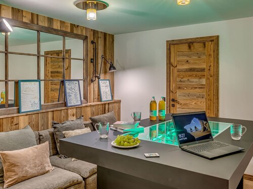 5* Chalet in Tignes with spa and games room, for 18 guests