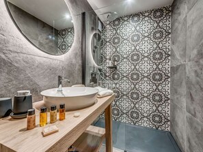 Hair dryer, towels