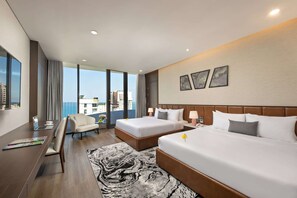 Deluxe Balcony Sea View include Afternoon Tea | Pillowtop beds, minibar, desk, laptop workspace