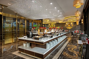 Free daily buffet breakfast