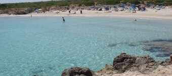Modern Beach Style Villa, Close To Beach, Restos & Shops, Big Pool, Renovated.