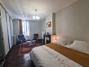 3 bedrooms, free WiFi, bed sheets