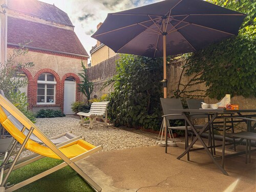 Village House Near Zoo de Beauval & Loire Castles, with Courtyard, Air-Con, and Private Parking