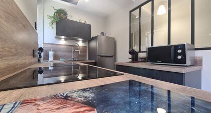 Village House Near Zoo de Beauval & Loire Castles, with Courtyard, Air-Con, and Private Parking