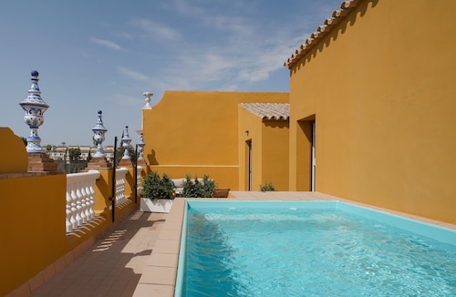 Numa Seville Prestigio