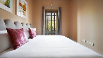 Huoneisto, 2 makuuhuonetta, parveke | Tallelokero huoneessa, yksilöllisesti sisustettu