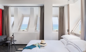 Chambre Exécutive | Minibar, coffres-forts dans les chambres, bureau