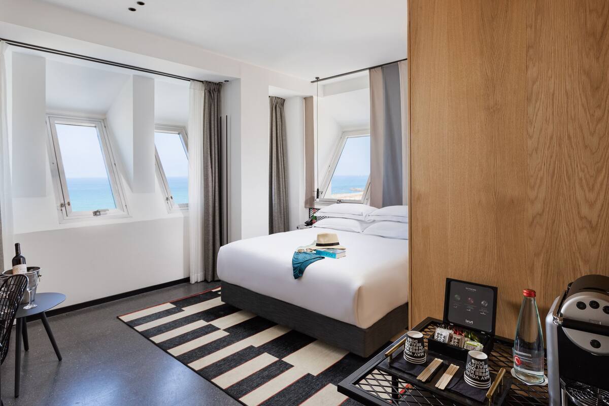 Executive-Zimmer | Minibar, Zimmersafe, Schreibtisch, laptopgeeigneter Arbeitsplatz
