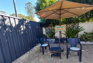Blackout curtains, iron/ironing board, travel cot, free WiFi - Bay House Motel (Bateau Bay)