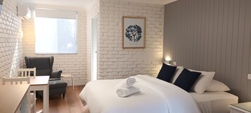 标准房 (Queen 2) | 遮光窗帘、熨斗/熨板、免费 WiFi、床单