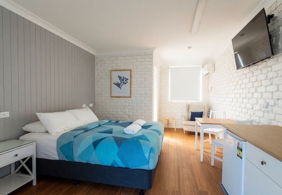 Standard Queen Room 1 | Blackout curtains, iron/ironing board, travel cot, free WiFi