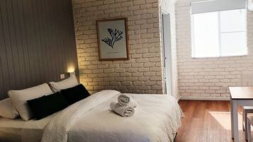 Standard Queen Room 1