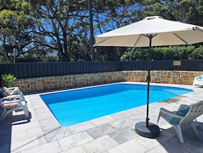 Blackout curtains, iron/ironing board, free WiFi, bed sheets - Bay House Motel (Bateau Bay)