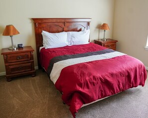 Room - Lakeside Luxury Living #2 (Jacksonville)