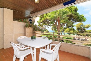 Outdoor dining - UHC PLAYAMERO FAMILY COMPLEX 309 (Salou)
