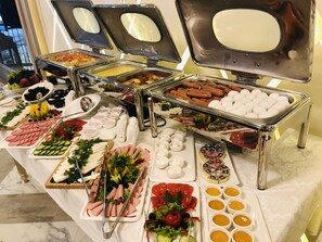Desayuno buffet incluido todos los días