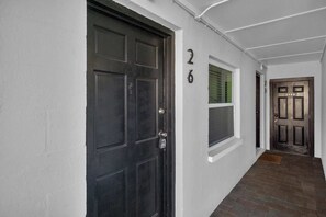 Interior - Gorgeously renovated 1 bedroom apartment walking distance to Midtown (Tampa)