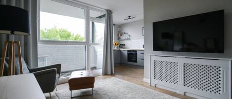 Smart TV, Netflix, streaming services