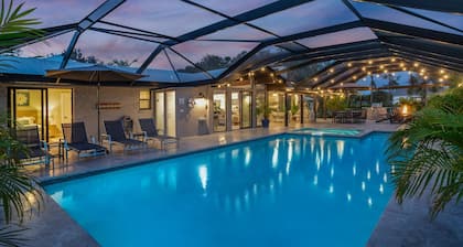 Boho Chic Estate-40Ft Pool/Spa-Coolest House in Naples!