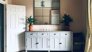 Apartment | Interior - Lovely 1-bed Apartment in Bath (Bath)