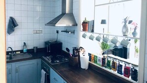 Apartment | Private kitchen - Lovely 1-bed Apartment in Bath (Bath)