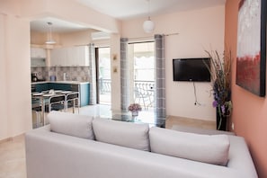 Living area - Great Apartment in Piraeus (Piraeus)