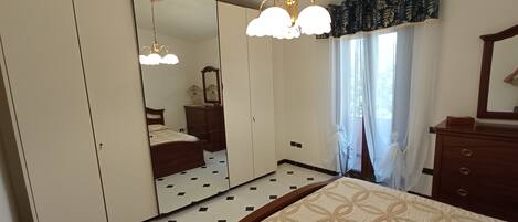 3 habitaciones, tabla de planchar con plancha y wifi gratis