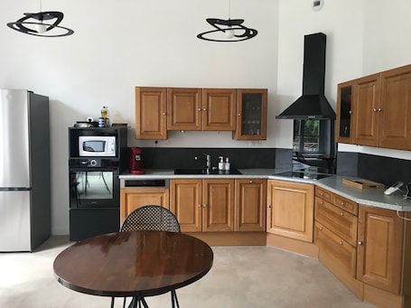 Fridge, microwave