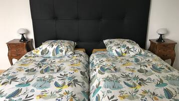 Chambre Triple | Bureau, Wi-Fi gratuit, draps fournis