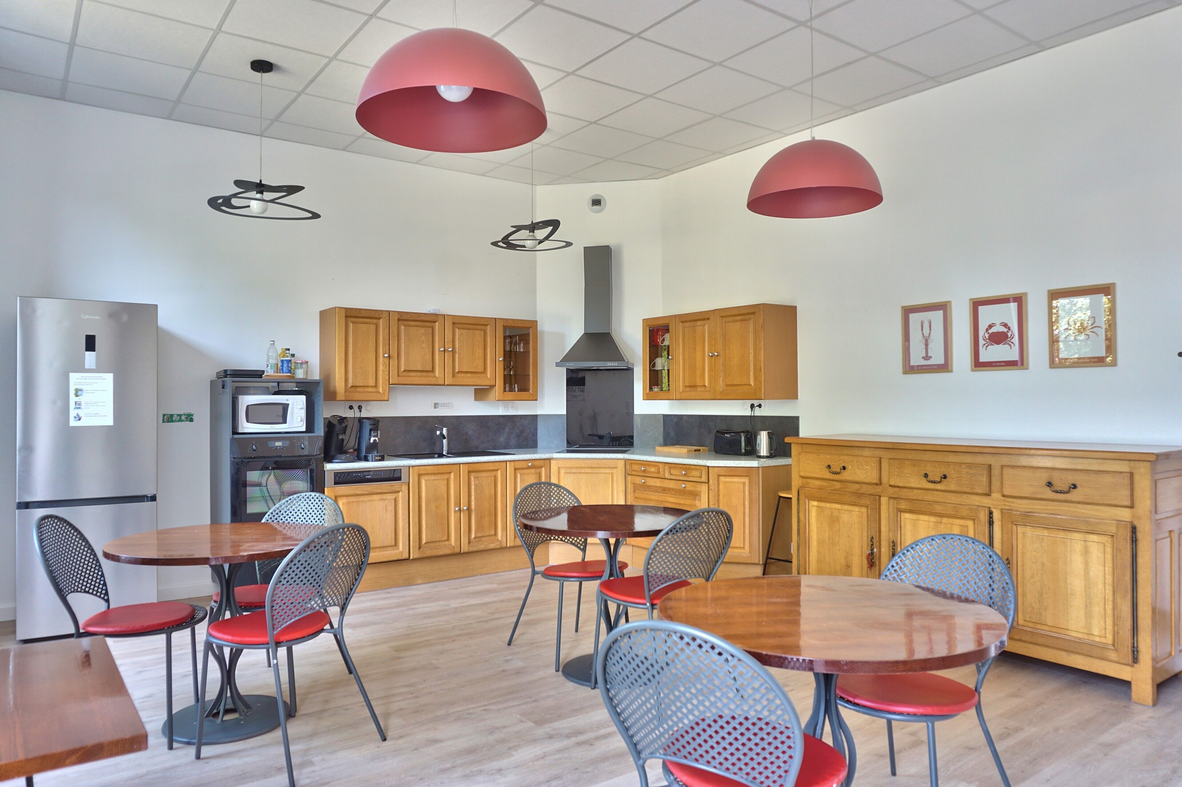 Dobbelt- eller tomannsrom, hageutsikt | Delt kjøkken | Kjøleskap på fellesområdet og mikrobølgeovn på fellesområdet