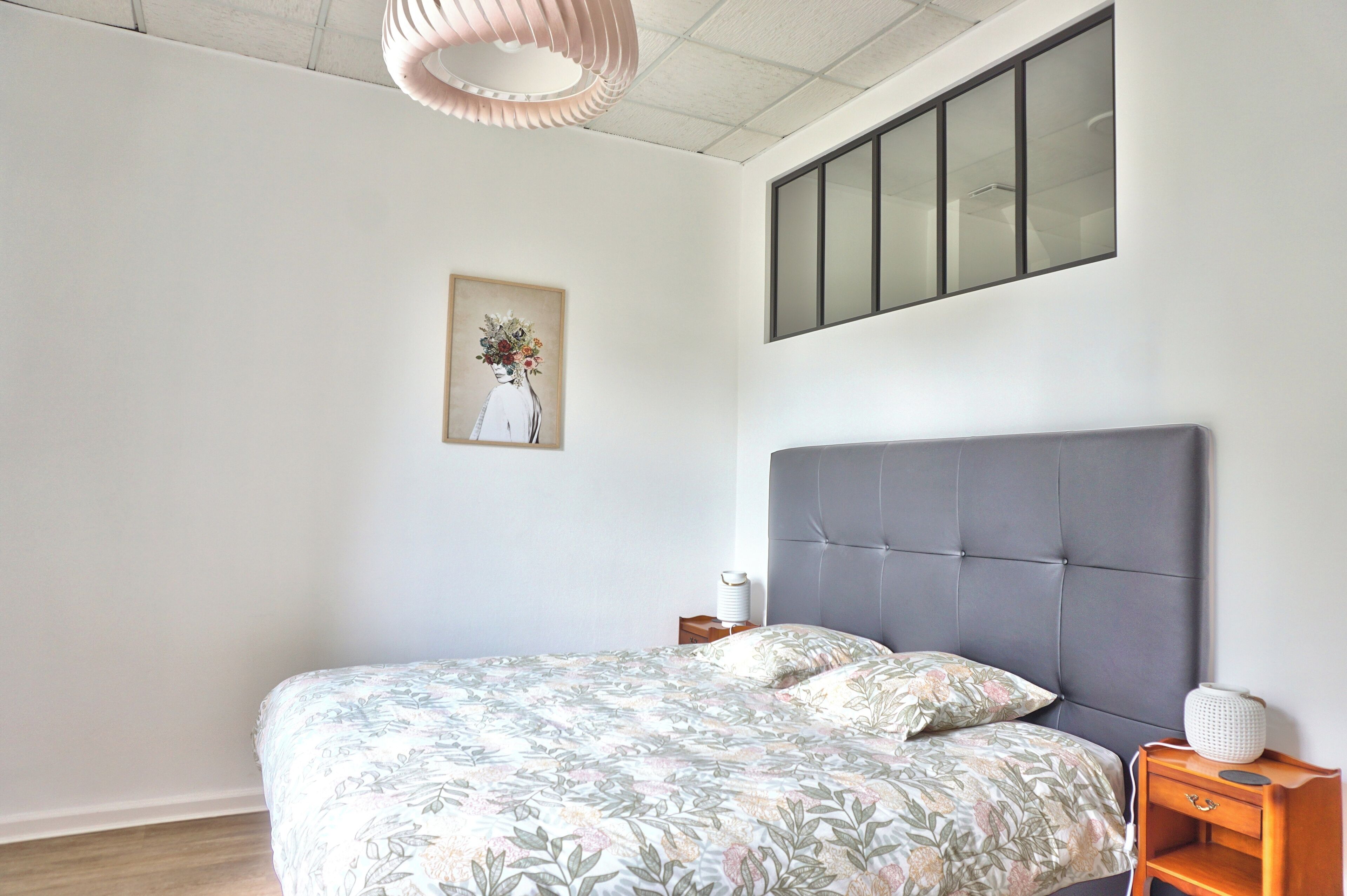 Dubbelrum eller tvåbäddsrum - 1 kingsize-säng - utsikt mot trädgården | Skrivbord, gratis wi-fi och sängkläder