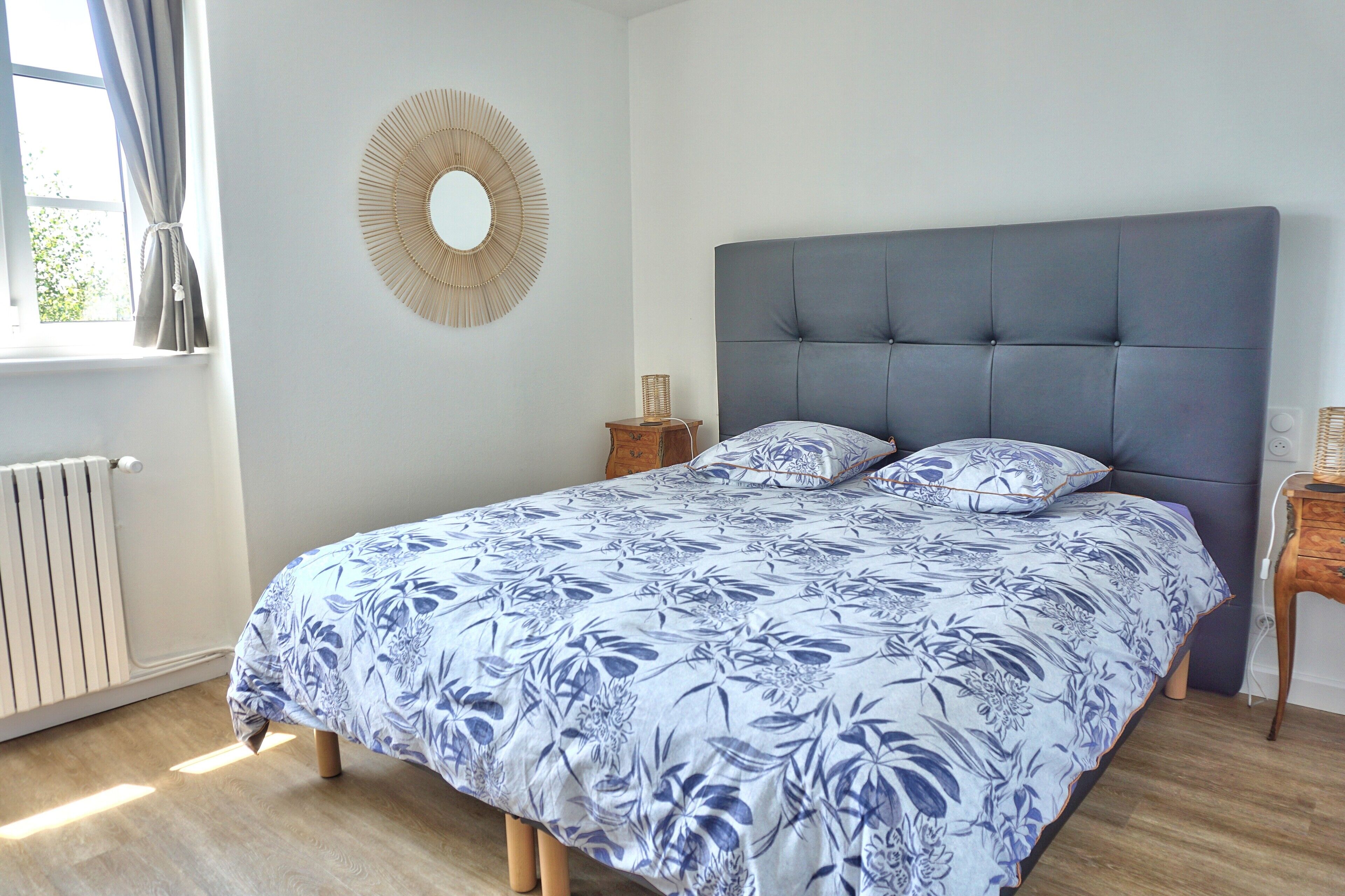 Bureau, Wi-Fi gratuit, draps fournis