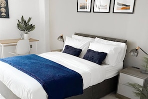 2 Schlafzimmer, Bügeleisen/Bügelbrett