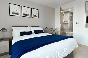 2 chambres, fer et planche à repasser