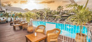Terrace/patio - Front line unit 520 ft2 on 2nd floor facing ocean (Orient Bay)