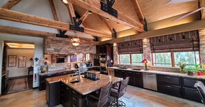 Fridge, microwave, oven, stovetop - Luxury Estate w/ Theater, Game Room & Fireplaces (Brian Head)