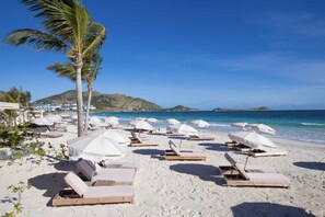 Sur la plage, serviettes de plage