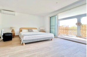 2 slaapkamers, een kluis op de kamer, een strijkplank/strijkijzer