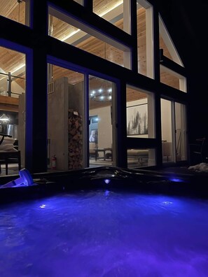 Pool - Luxury Tobermory Retreat: Modern Home and Hot Tub (Tobermory)