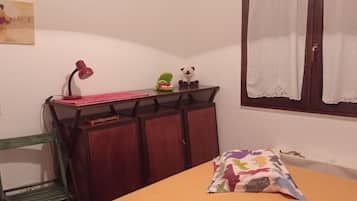 3 camere, ferro/asse da stiro, Wi-Fi gratuito, lenzuola