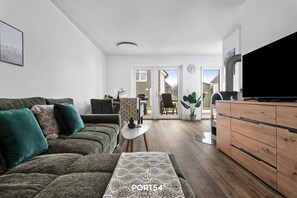 Televisio, takka, videokirjasto, stereot