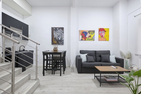Smart TV - Apartamento Reformado, Atocha, Wifii, A/c, Smart TV (Madrid)