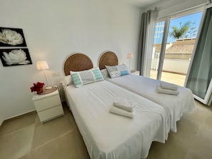 4 Schlafzimmer, Zimmersafe, Bügeleisen/Bügelbrett, Reisekinderbett
