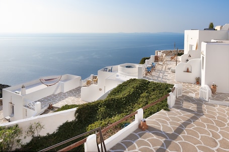 Terrace/patio. Apartment 'Antiparos' with Sea View, Pet-Friendly
